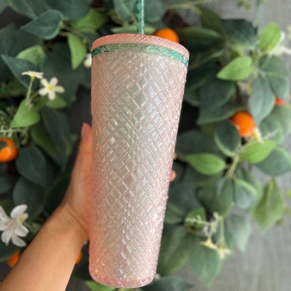 ✨NEW🌷Starbucks Spring 2023 Pearlescent Pink Diamond Studded Venti Cup💠 - Picture 7 of 7